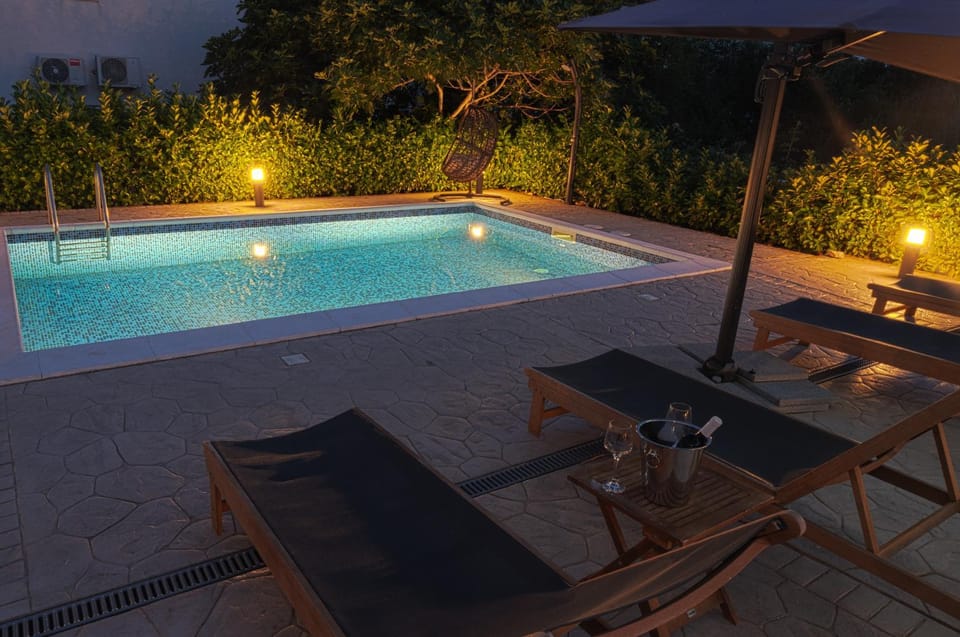 Patio, Night, Natural landscape, Garden, Garden view, Pool view, Swimming pool, sunbed