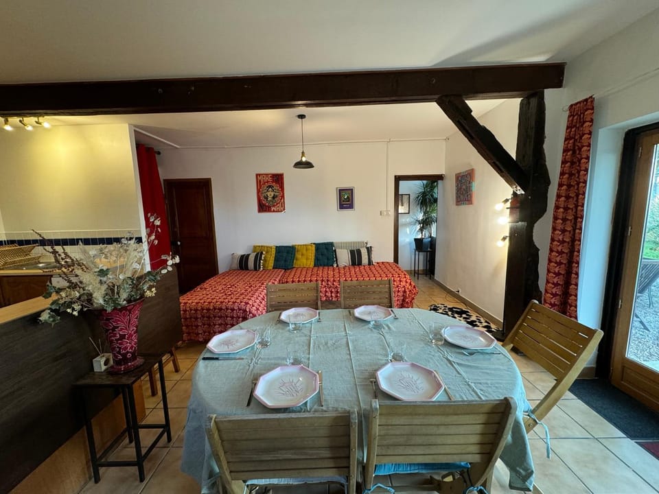 Living room, Dining area