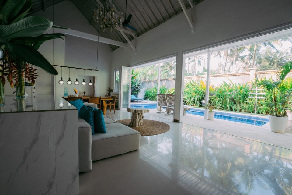 Living room, Seating area, Swimming pool, sunbed