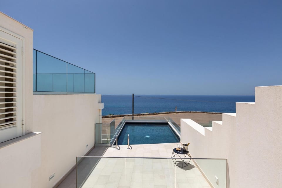 Pool view, Sea view