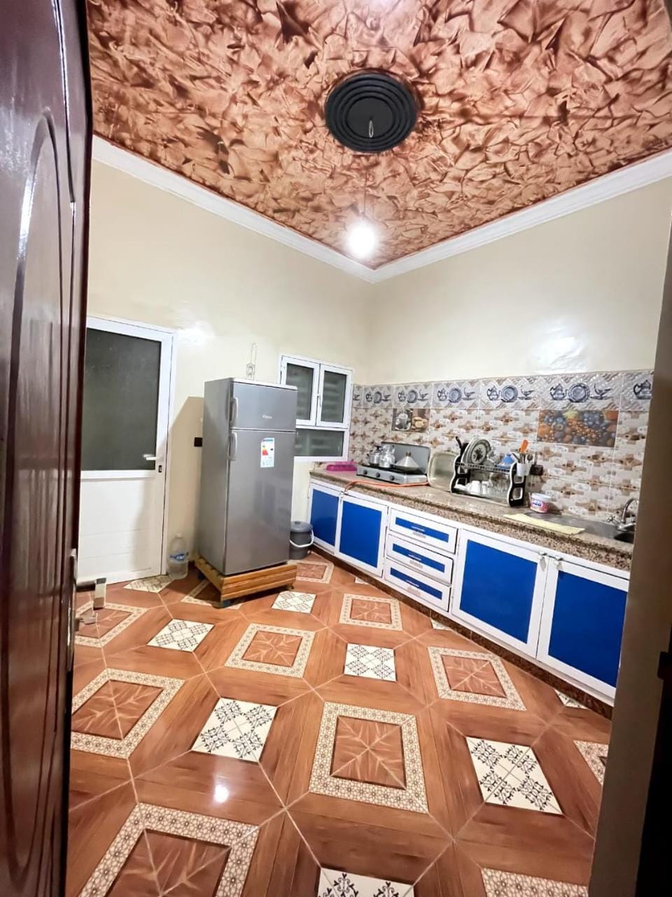 Property building, TV and multimedia, Kitchen or kitchenette, minibar, oven