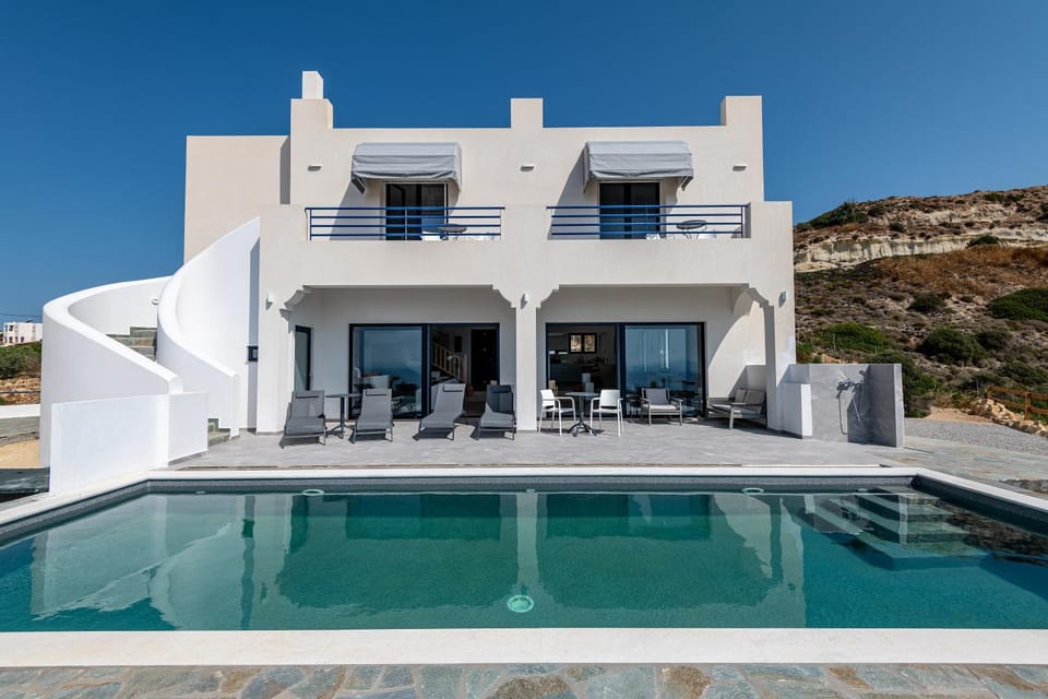 Property building, Swimming pool, Swimming pool