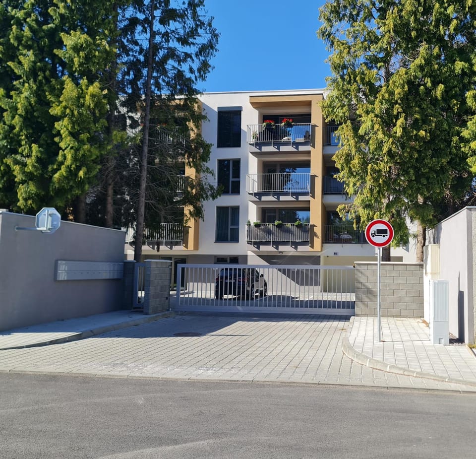 Property building, Facade/entrance
