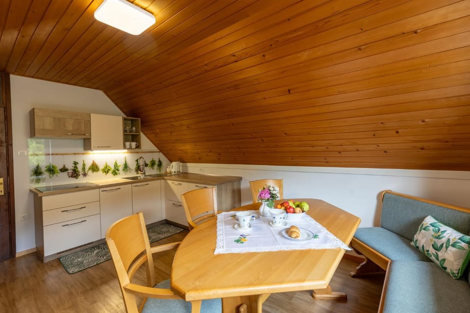 Dining area, kitchen