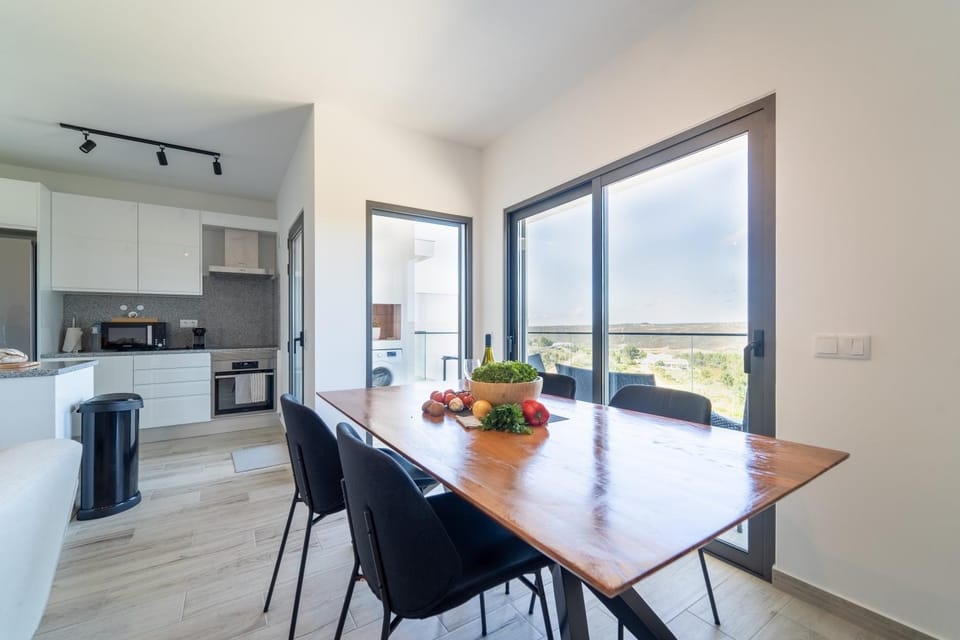A GAIVOTA - Walking distance to Monte Clerigo and Amoreira beaches Apartment in Faro District