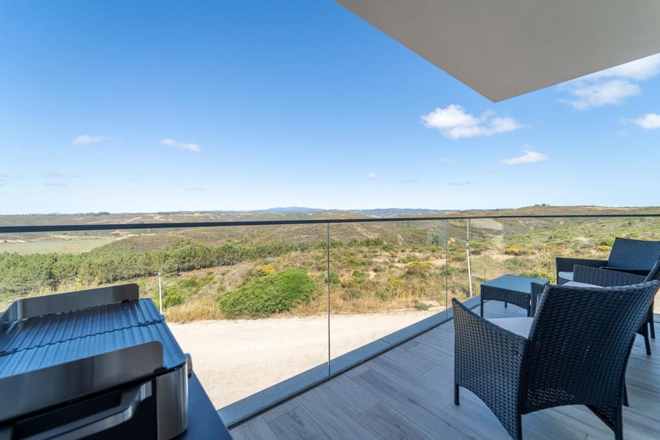 Balcony/Terrace, River view, River view