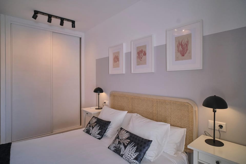 Bed, Photo of the whole room