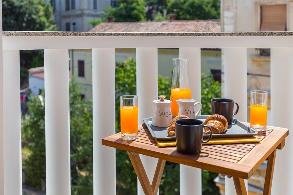 Balcony/Terrace, Breakfast, Drinks