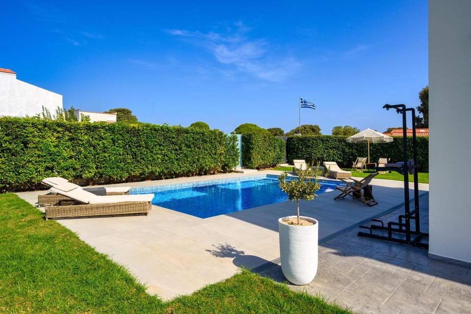 Patio, Garden, Garden view, Pool view, Swimming pool, sunbed