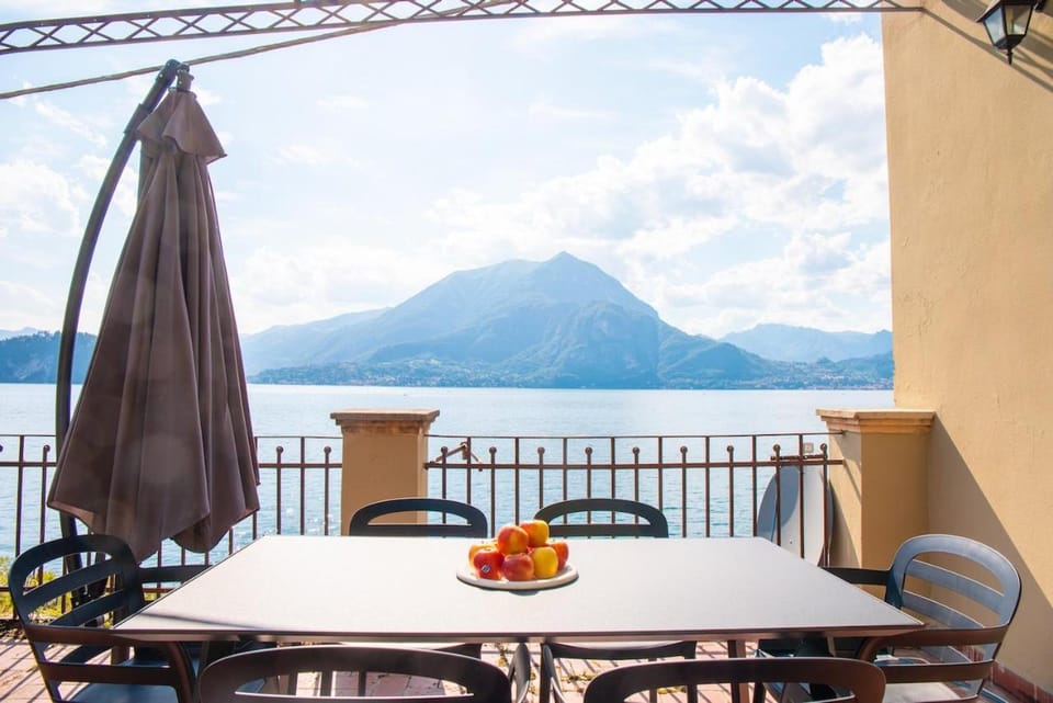 Property building, Balcony/Terrace, Mountain view