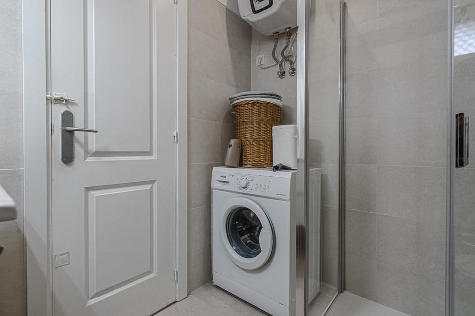 Shower, Bathroom, washing machine