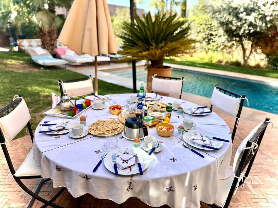 Day, Garden, Dining area, Garden view, Pool view, Swimming pool, Breakfast
