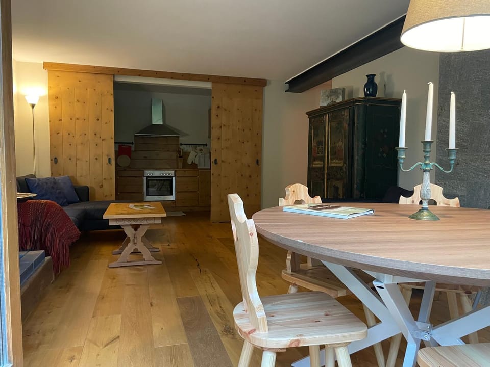 Kitchen or kitchenette, Living room, Dining area