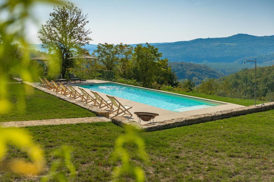 Shower, Patio, Day, Natural landscape, Balcony/Terrace, Mountain view, Pool view, Swimming pool, sunbed