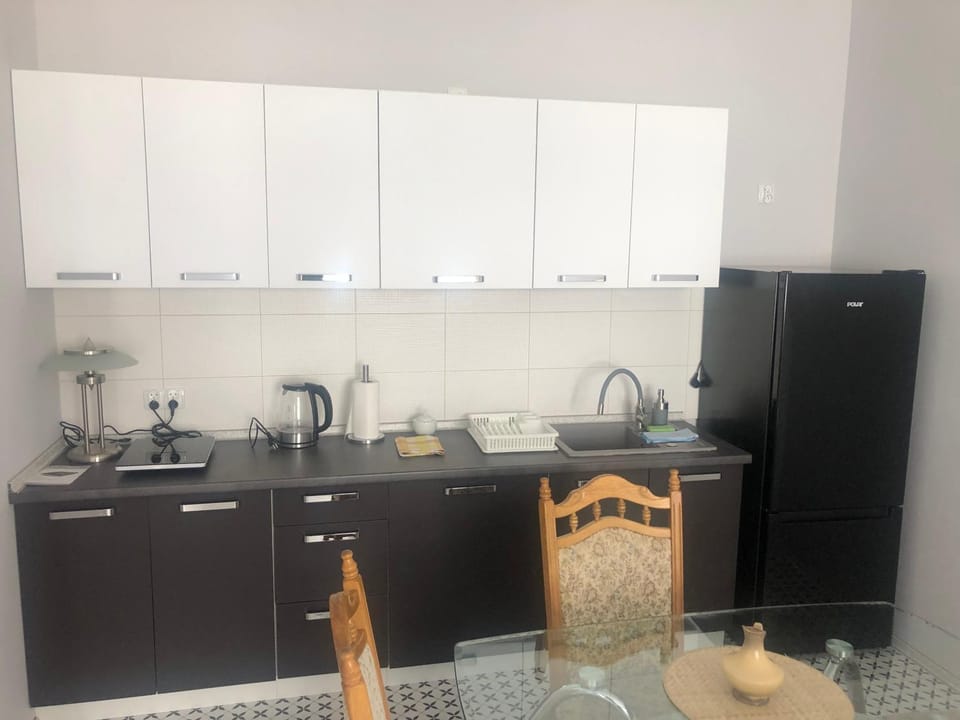 Kitchen or kitchenette, pet friendly, stove