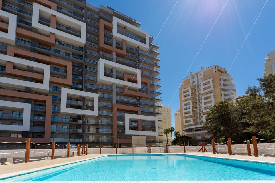Day, Swimming pool, sunbed