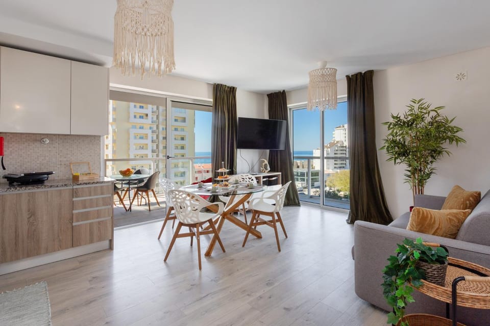 TV and multimedia, Kitchen or kitchenette, Seating area, Dining area