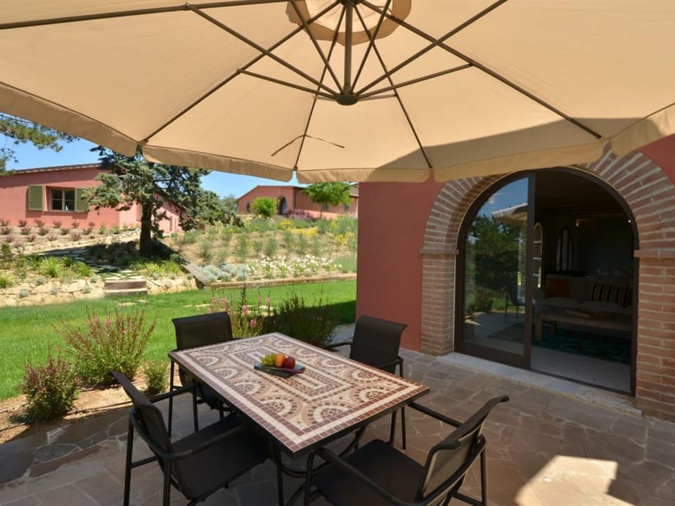 Holiday Home Villa Azzurro by Interhome House in Tuscany
