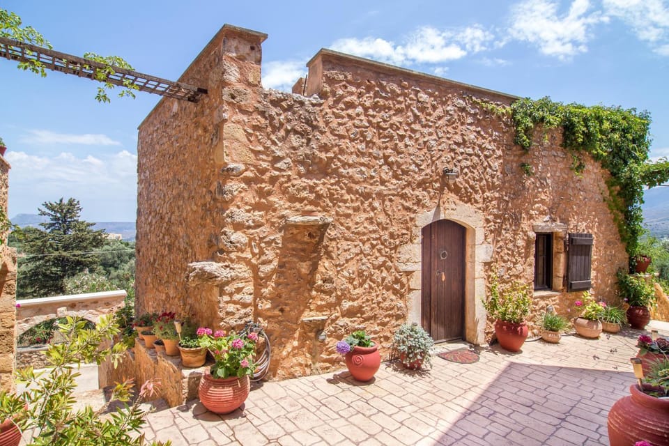 Property building, Patio, Facade/entrance