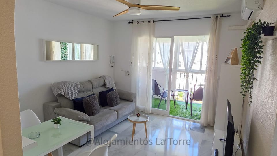 TV and multimedia, Living room, Dining area, air conditioner