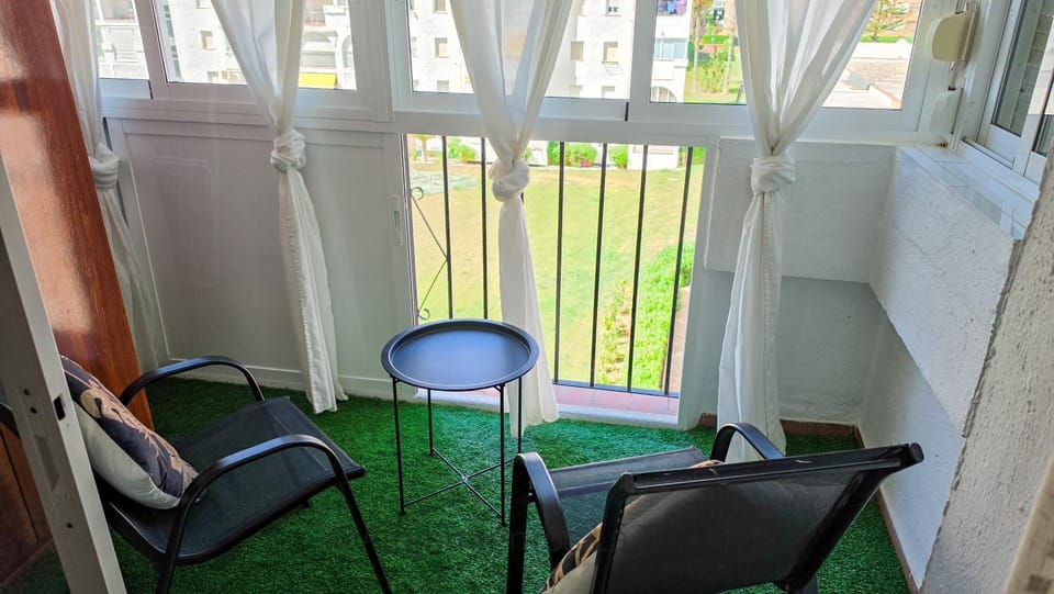 Balcony/Terrace, Garden view