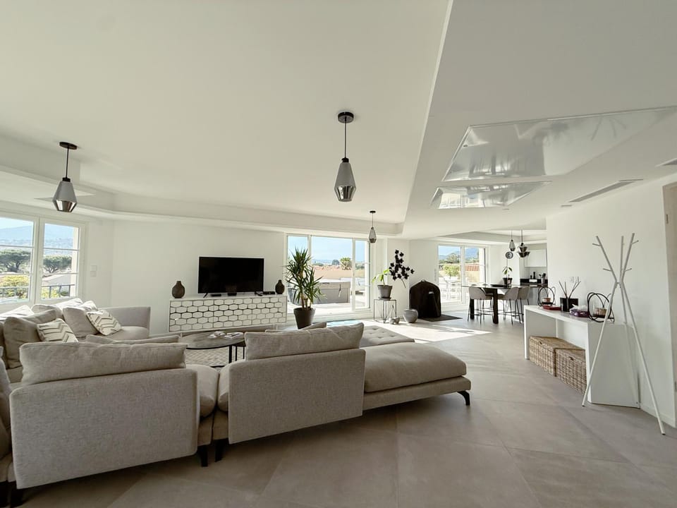 TV and multimedia, Living room