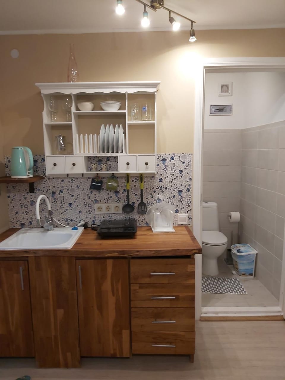 Bathroom, Kitchen or kitchenette
