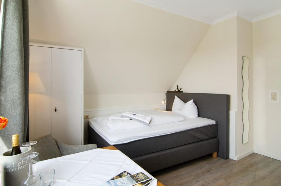 Property building, Living room, Bedroom