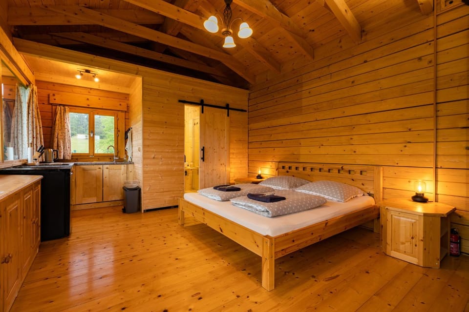 Bed, Bathroom, Kitchen or kitchenette, Bedroom, towels