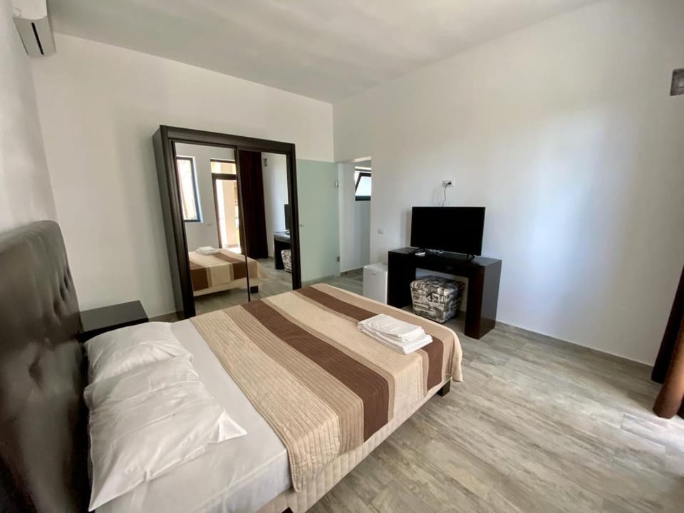 Communal lounge/ TV room, TV and multimedia, Photo of the whole room
