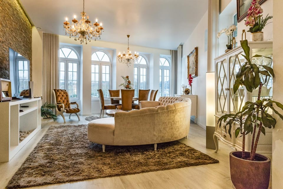 Communal lounge/ TV room, Game Room, Living room, Seating area