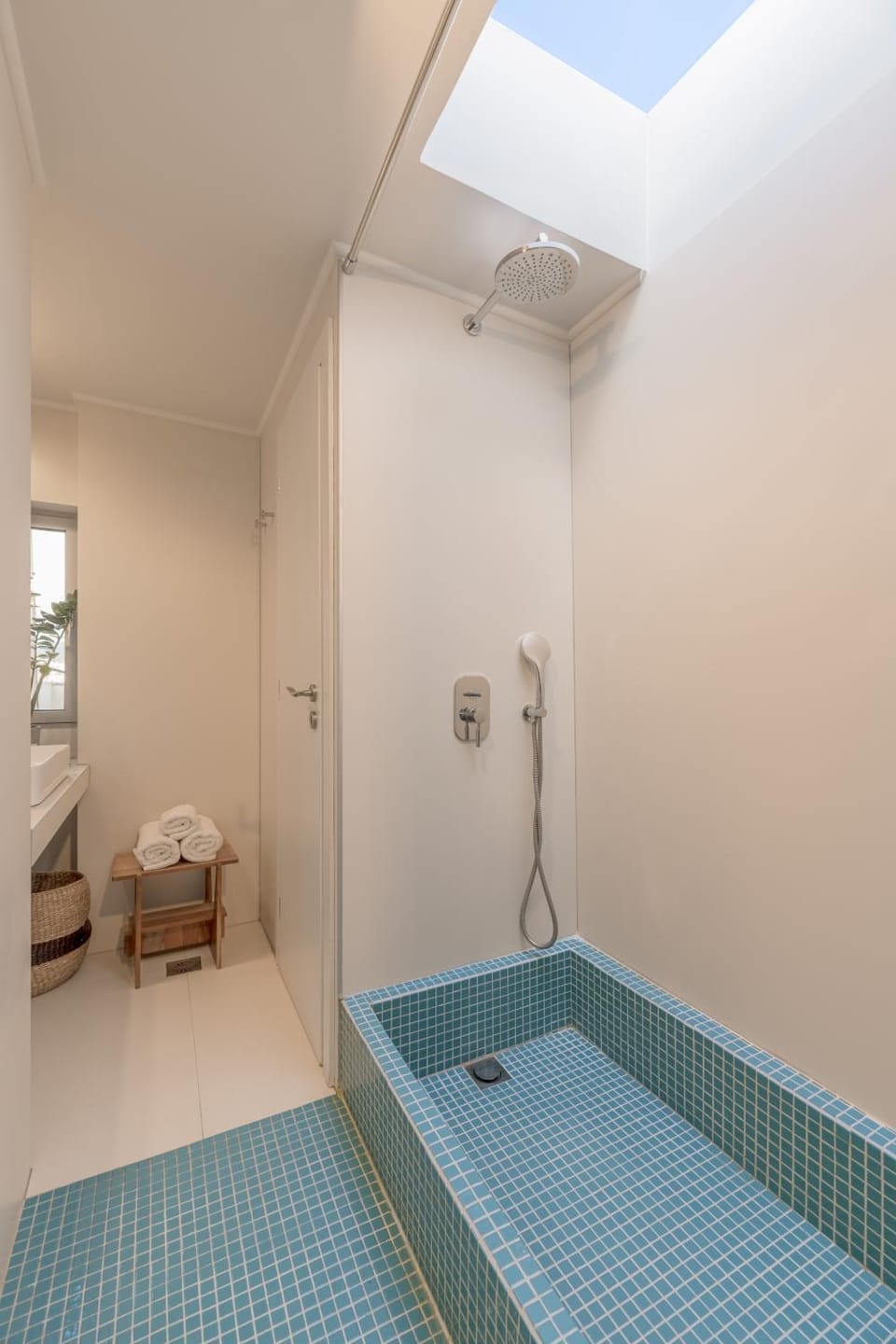 Shower, Bedroom