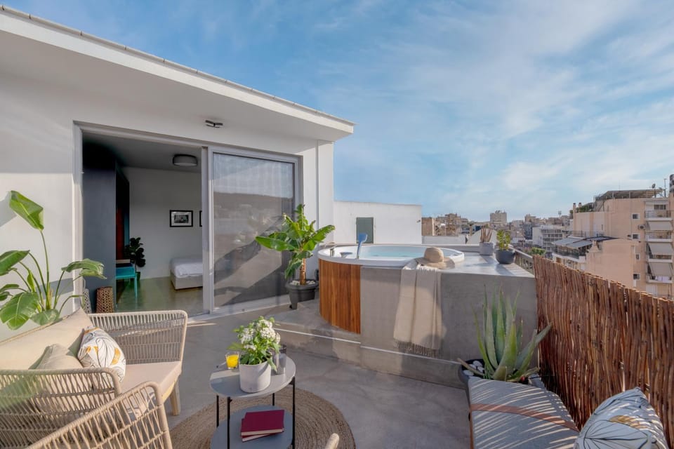 View (from property/room), Balcony/Terrace, sunbed