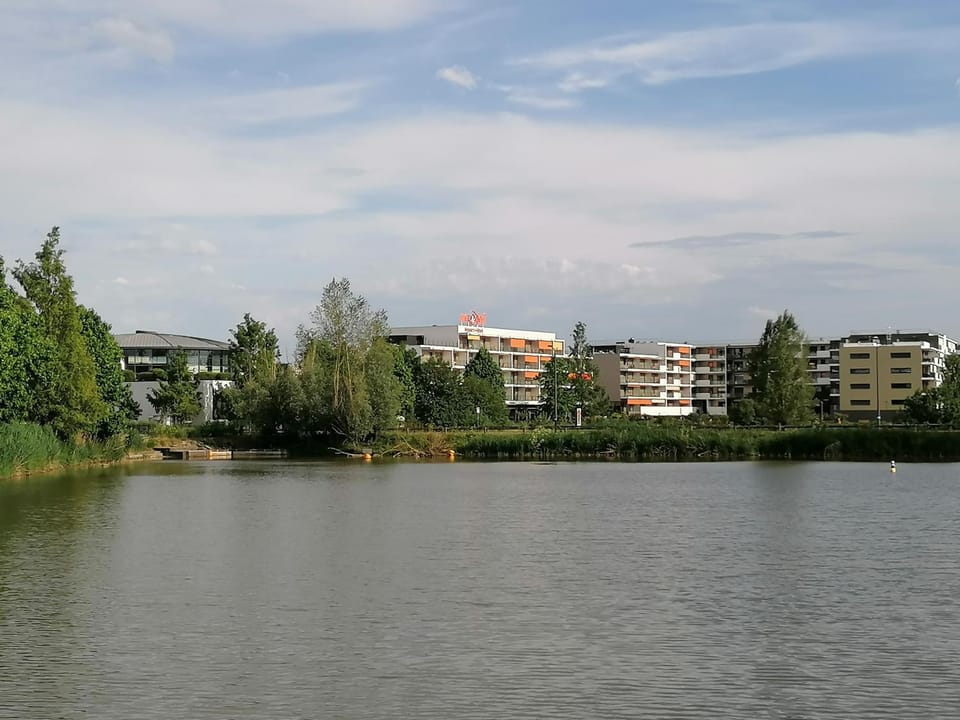 Property building, View (from property/room), Location