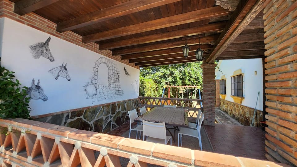 CASA PEPE Y MARI CON PISCINA Chalet in Valle del Guadalhorce