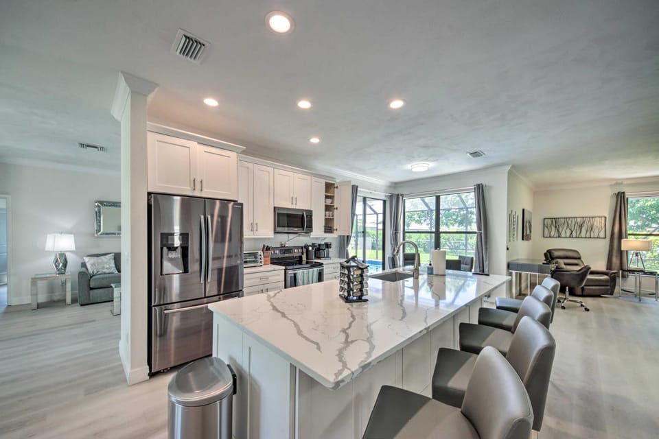 Lanai + Pool: Dog-Friendly Home in Cape Coral! House in Cape Coral