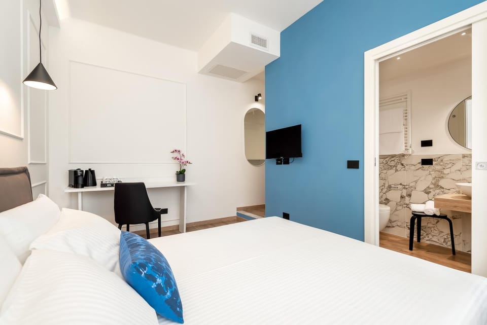 Bed, TV and multimedia, hair dresser, air conditioner