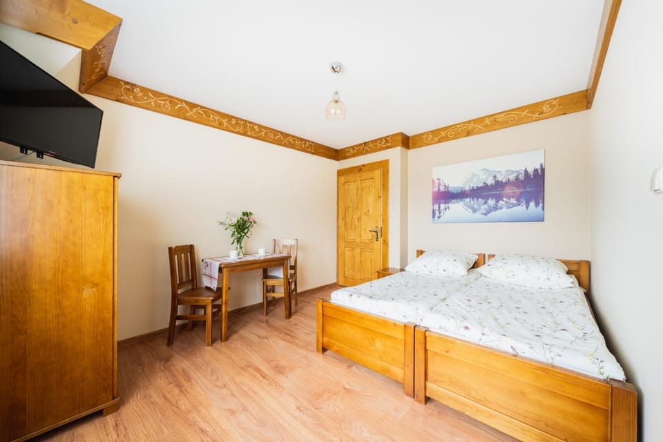 Bed, TV and multimedia, Photo of the whole room, Bedroom, hair dresser, wardrobe