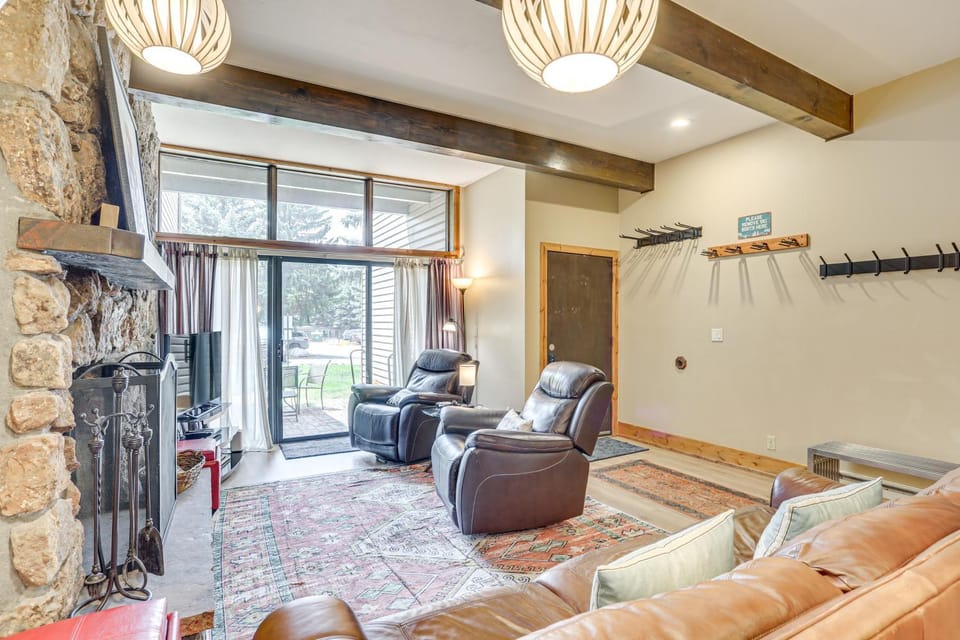 Newly Upgraded Avon Condo w/ Pool & Hot Tub Access House in Avon