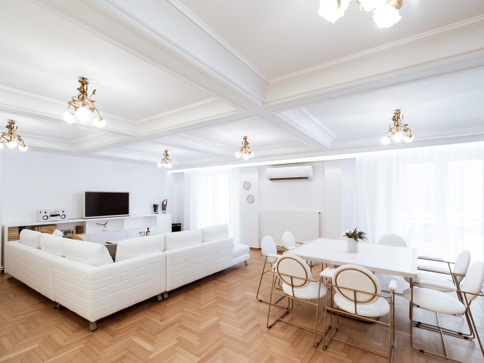 TV and multimedia, Living room, Dining area
