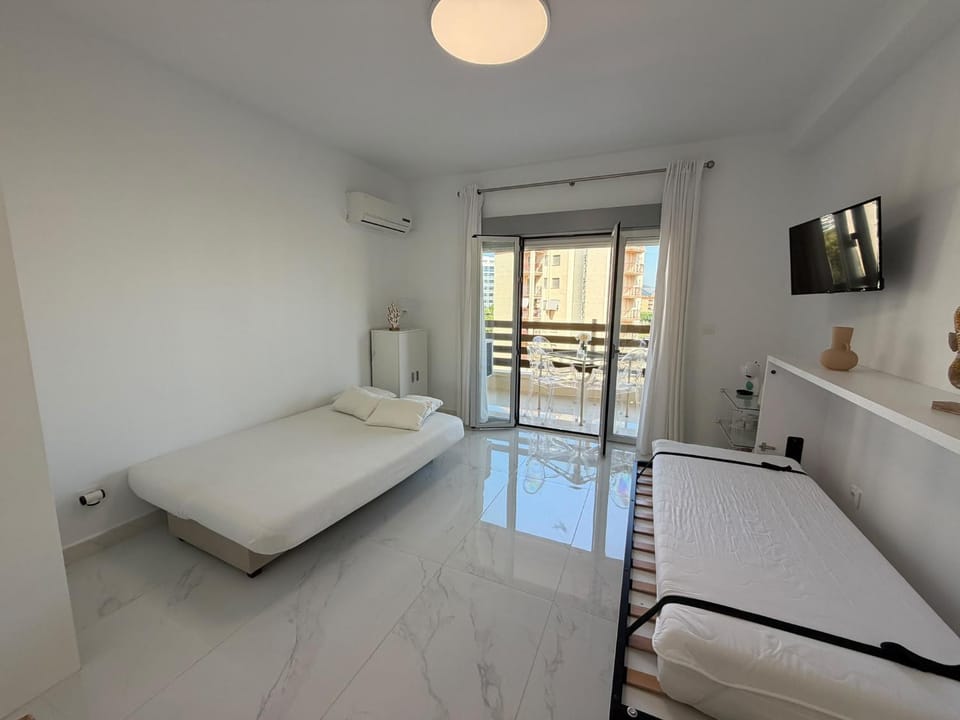 Tres Delfines Solo Familias Serviplaya Apartment in Safor