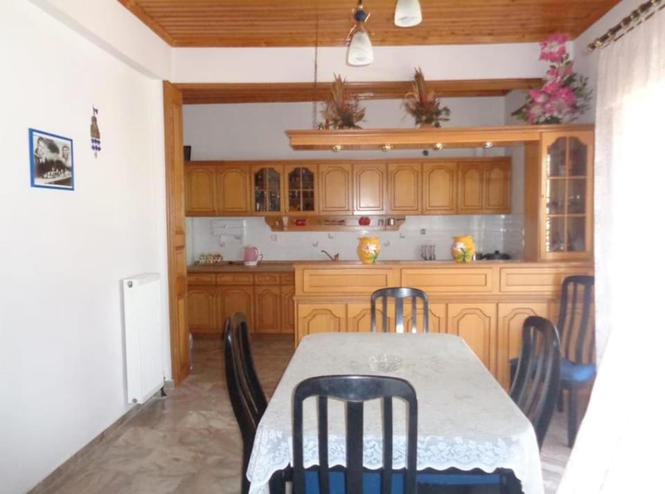 Apartment Nikos Apartment in Limenaria