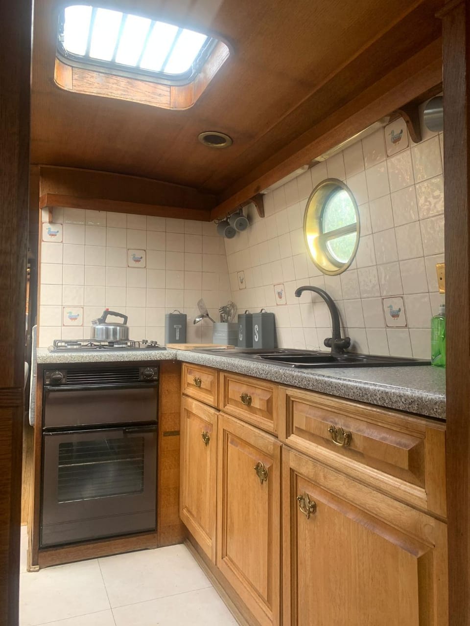 Narrowboat stay or Moving Holiday Abingdon On Thames DIFFERENT RATES APPLY ENSURE CORRECT RATE SELECTED Docked boat in South Oxfordshire District