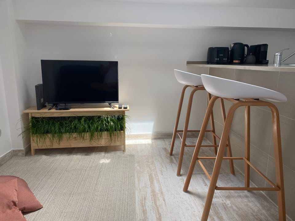 Communal lounge/ TV room, TV and multimedia