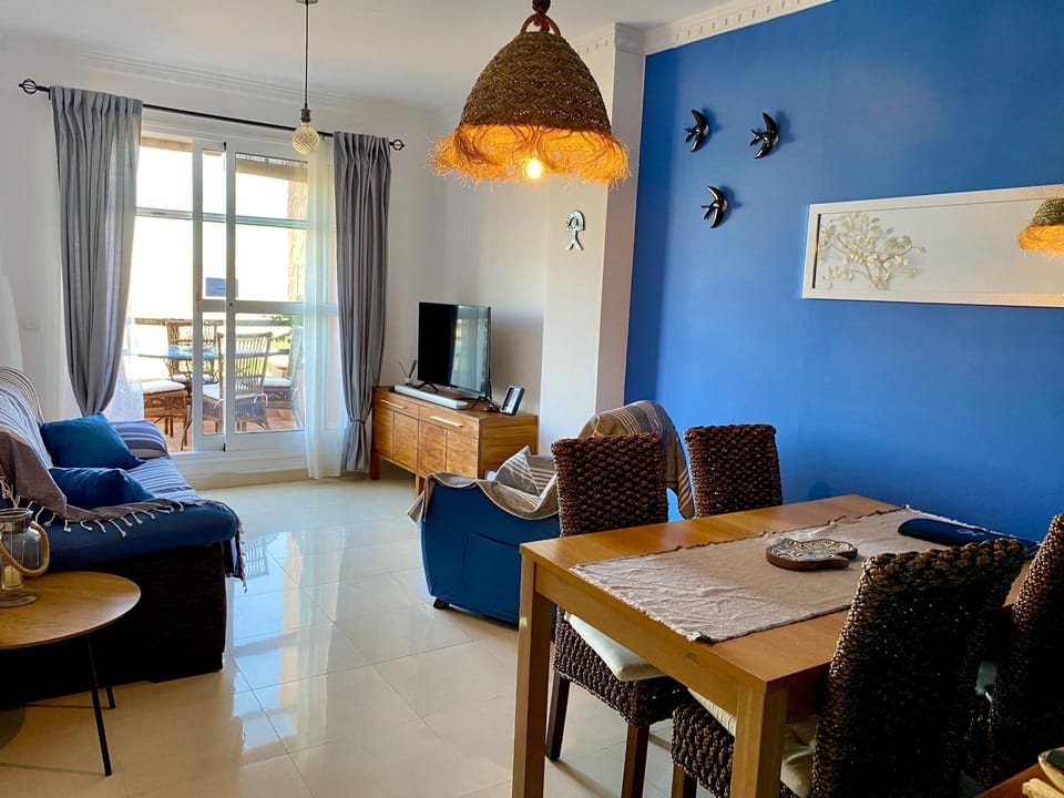Communal lounge/ TV room, Lounge or bar, Dining area