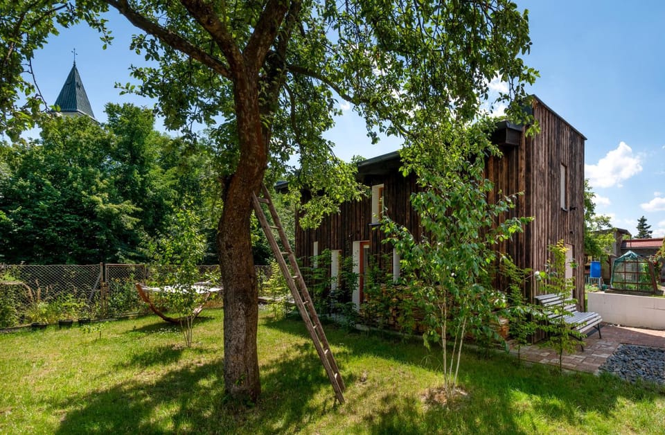 Tiny House, podkrovní apartmán a apartmán s výhledem do zahrady Apartment in Czechia