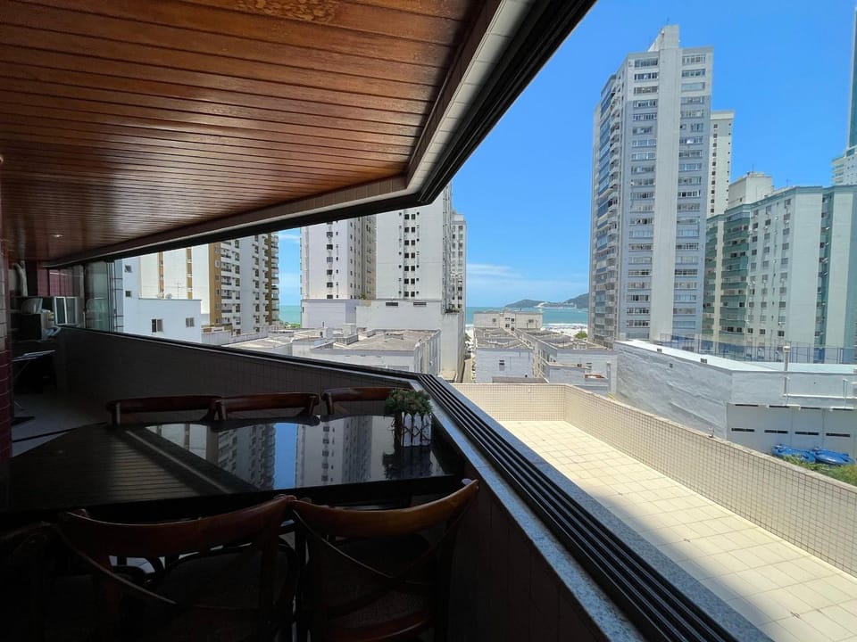 CT02- 2 Quartos| Quadra Mar| Churrasq | Vista mar Apartment in Camboriú
