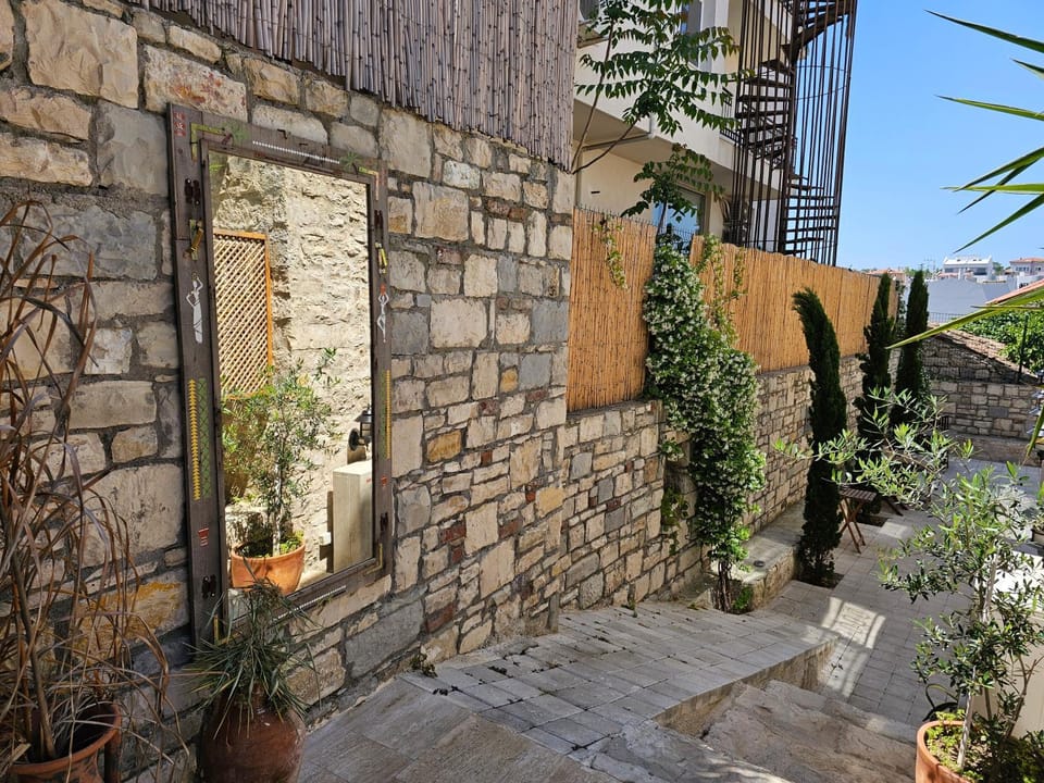 Garden, Decorative detail
