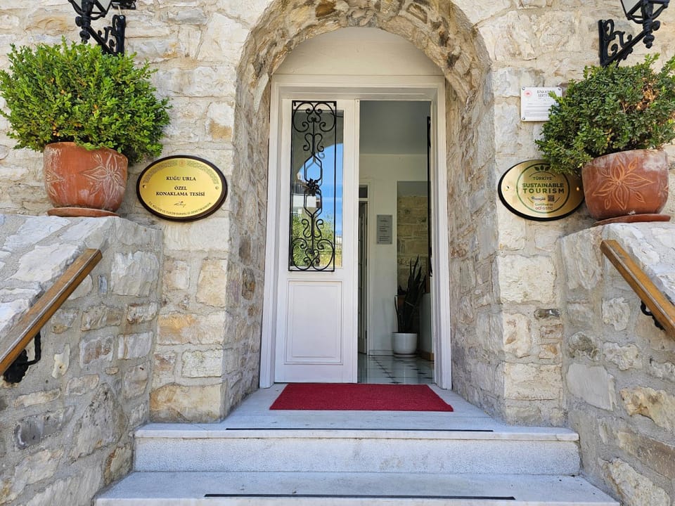 Facade/entrance, Day