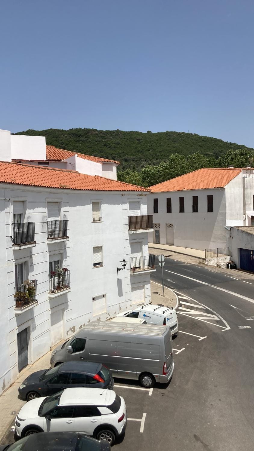 Nearby landmark, Neighbourhood, City view, Street view